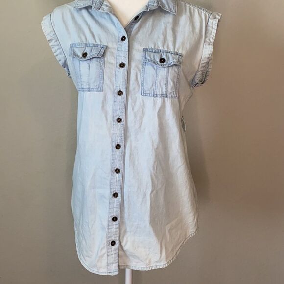 New Look Light Wash Sleeveless Button Up Shirt Small - Picture 1 of 5